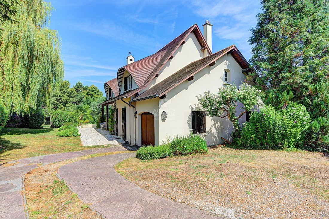 House in Sud, Chambourcy, France 3 - 18391950