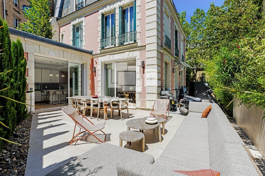 House in Saint-Mande, Ile-de-France, France 1 - 18396779