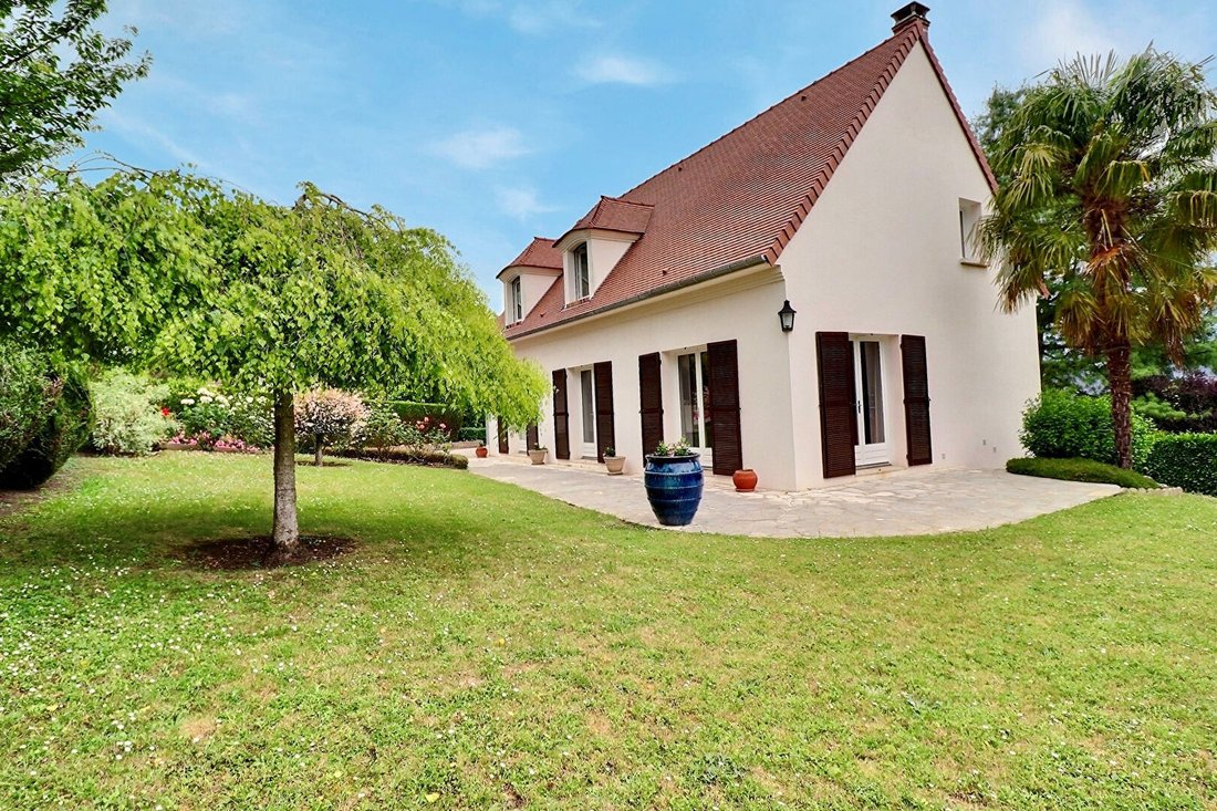 House in Forêt, Saint-Germain-en-Laye, France 1 - 18155782