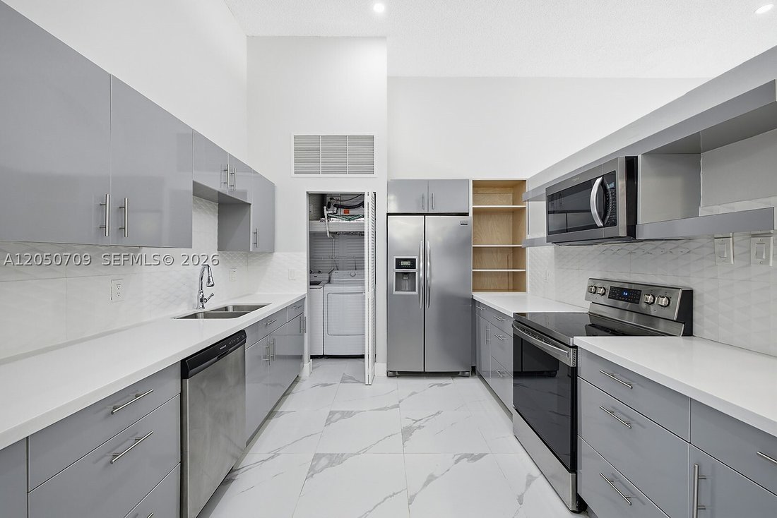 House in Hallandale Beach, Florida, United States 4 - 18396166