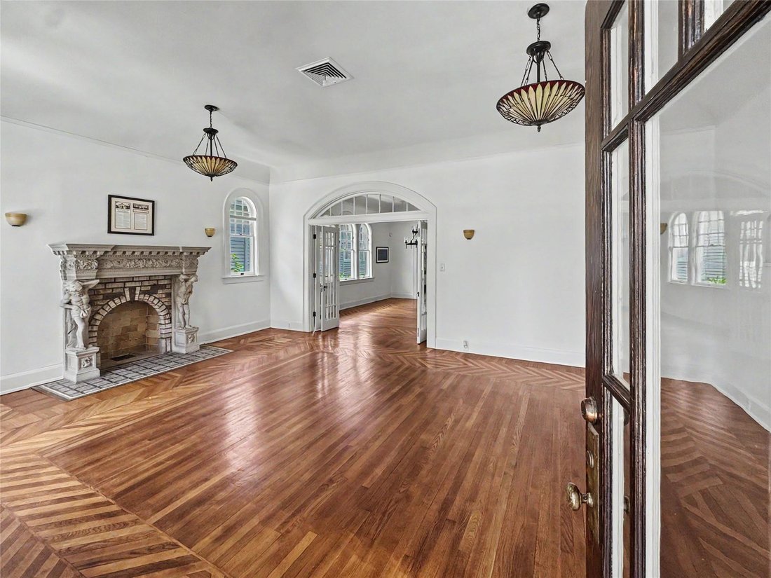 House in Galveston, Texas, United States 3 - 18396231
