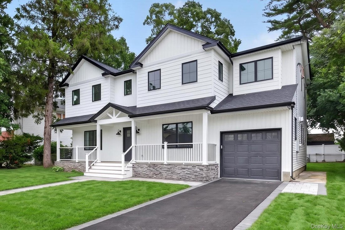 House in Massapequa, New York, United States 3 - 18394080