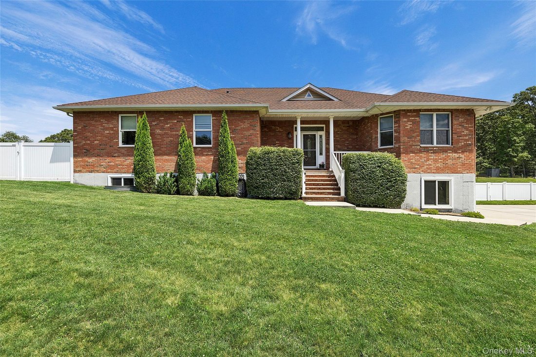 House in Calverton, New York, United States 1 - 18396840