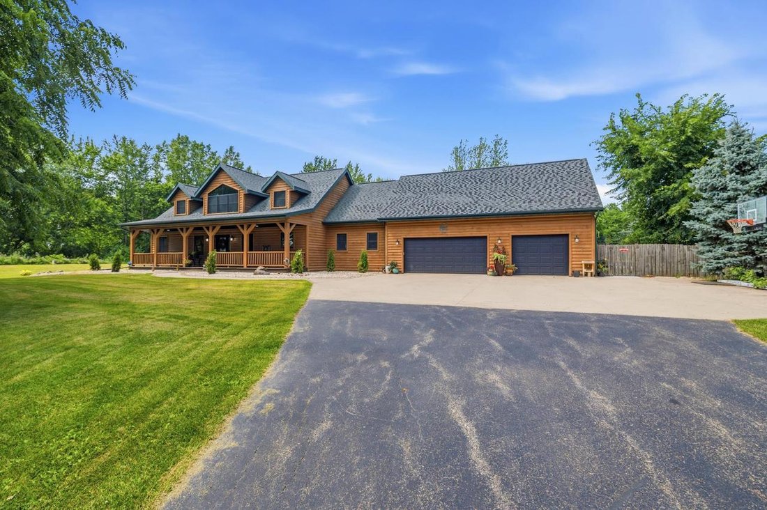 House in Oshkosh, Wisconsin, United States 2 - 18394285