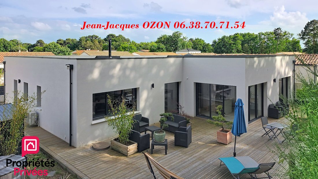 Villa in Les Mathes, Nouvelle-Aquitaine, France 1 - 18393452