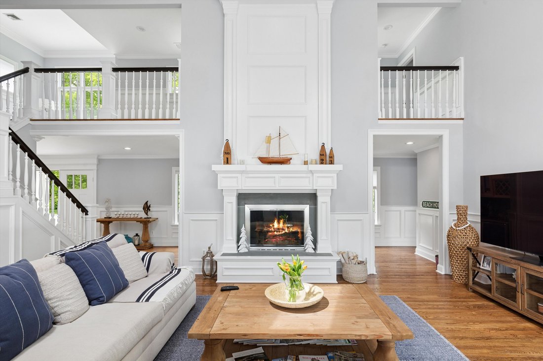 Westhampton, New York, United States 4 - 18396892