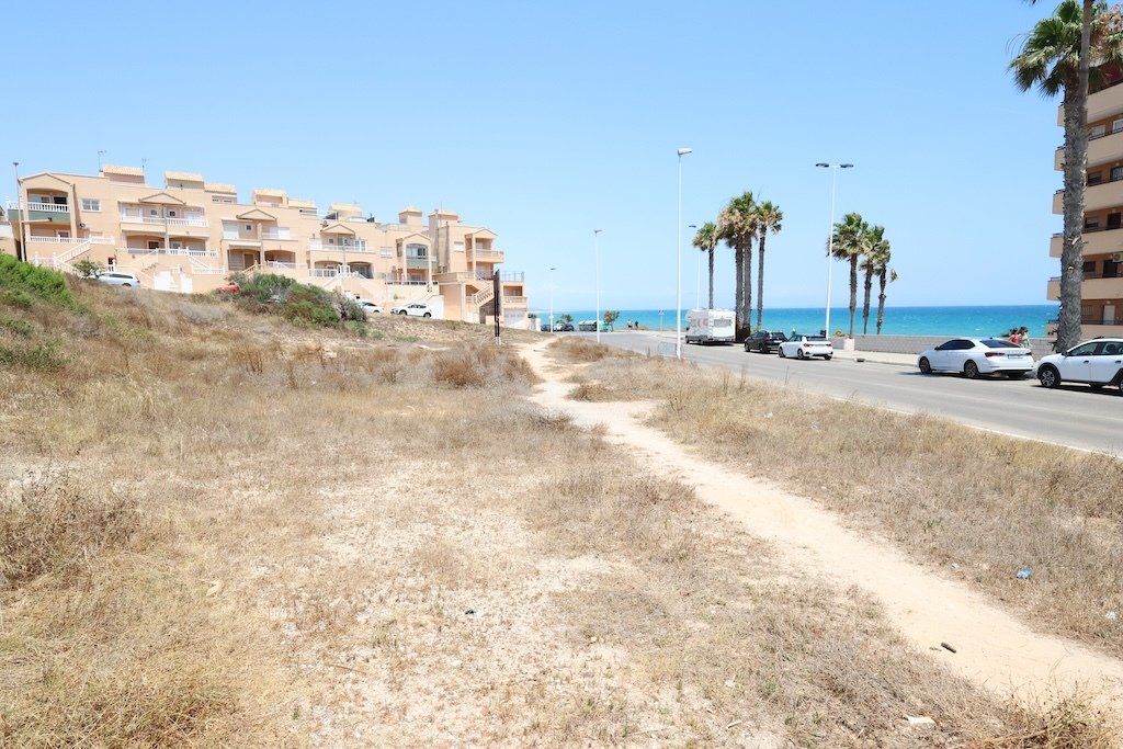 Land in Torrevieja, Valencian Community, Spain 4 - 18396825