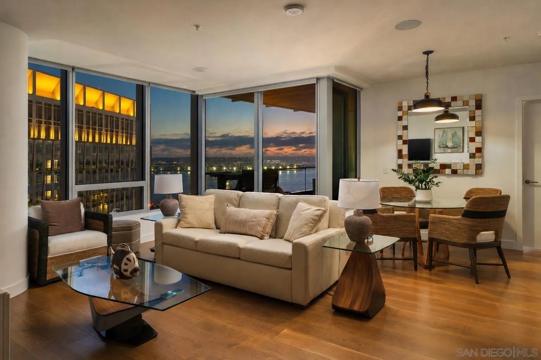 Condo in San Diego, California, United States 4 - 18392253