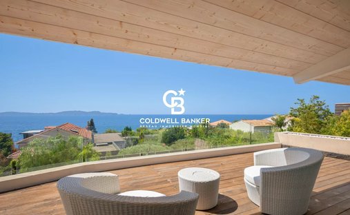 Villa in Carqueiranne, Provence-Alpes-Côte d'Azur, France 1