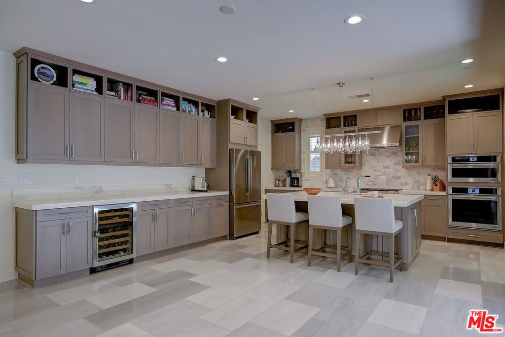 Condo in Santa Barbara, California, United States 5 - 18395417