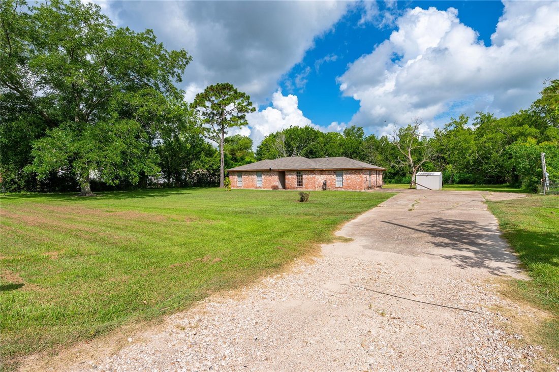 House in Alvin, Texas, United States 1 - 18396214