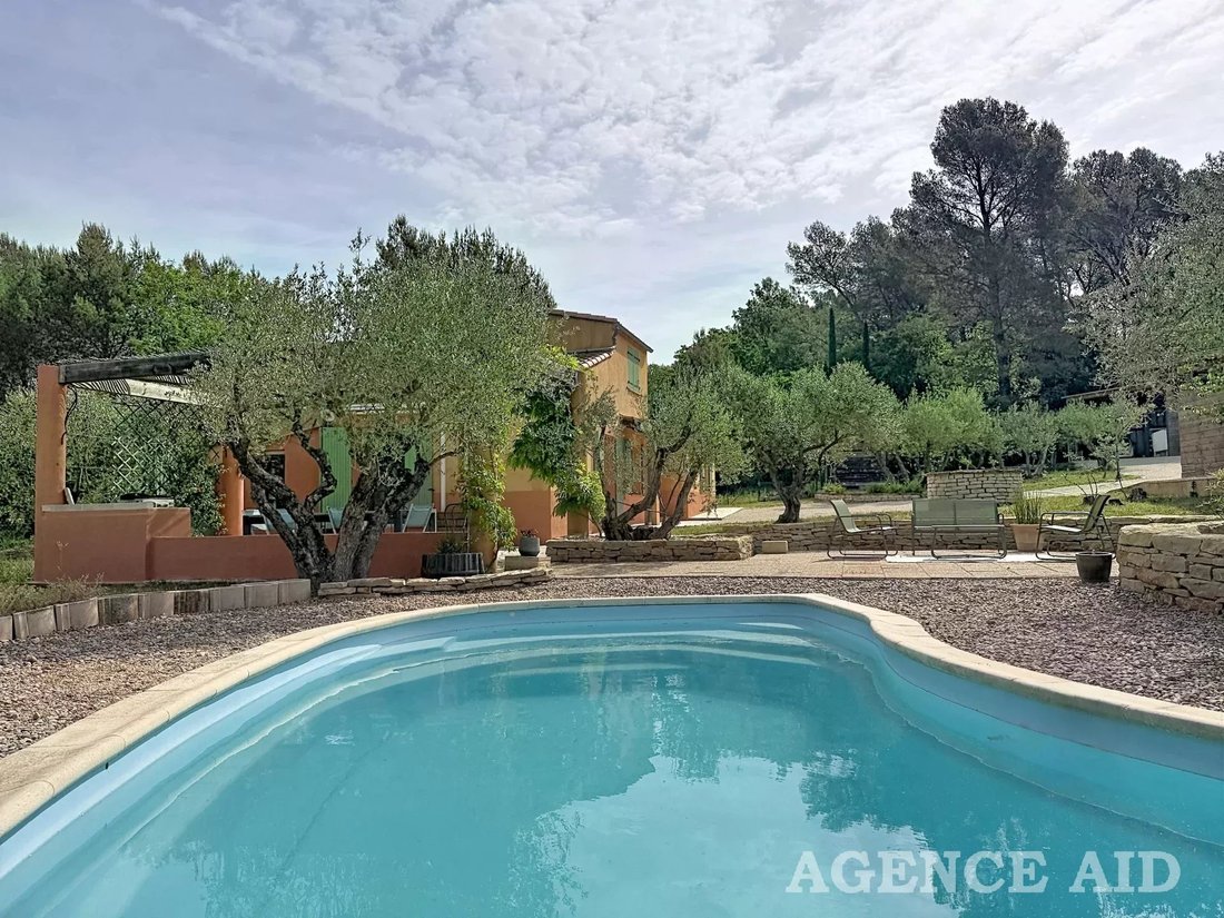 Villa in Cuges-les-Pins, Provence-Alpes-Côte d'Azur, France 1 - 18392640