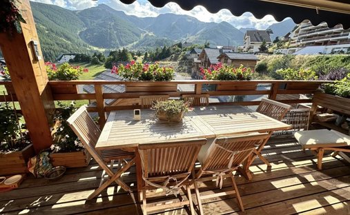 Apartment in Saint-Etienne-de-Tinée, Provence-Alpes-Côte d'Azur, France 1