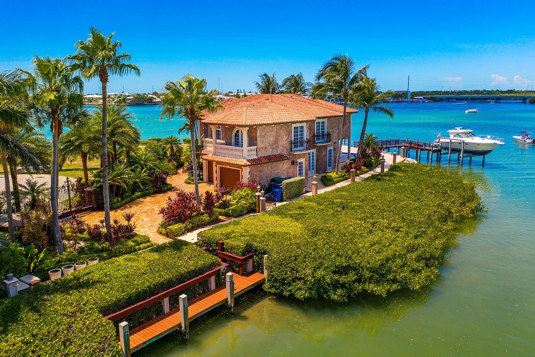 House in Key Colony Beach, Florida, United States 5 - 18393998