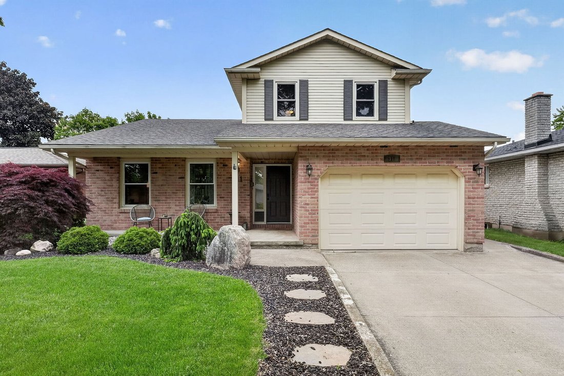 House in St. Catharines, Ontario, Canada 1 - 18393681