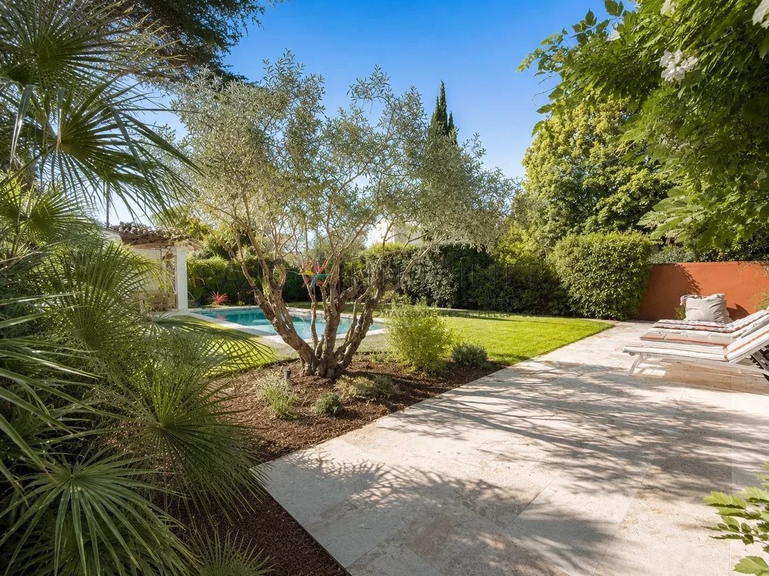 House in Saint-Rémy-de-Provence, Provence-Alpes-Côte d'Azur, France 1 - 17602392