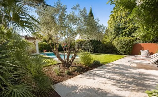 House in Saint-Rémy-de-Provence, Provence-Alpes-Côte d'Azur, France 1