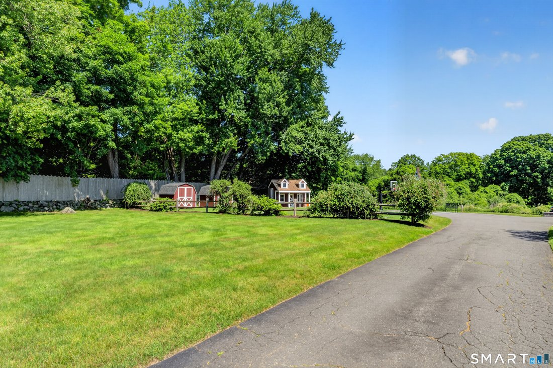 House in Newtown, Connecticut, United States 4 - 18395326