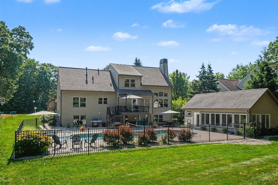 House in Fruitport Charter Township, Michigan, United States 3 - 18395990