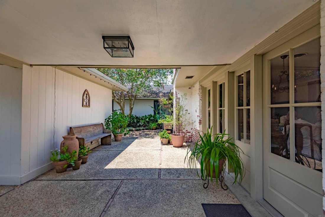 House in Baton Rouge, Louisiana, United States 3 - 18395591