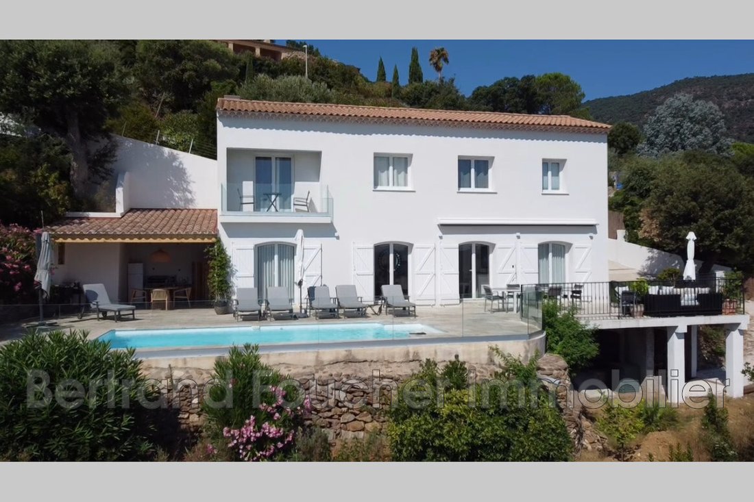 Villa in Sud, Cavalaire-sur-Mer, France 1 - 17777243