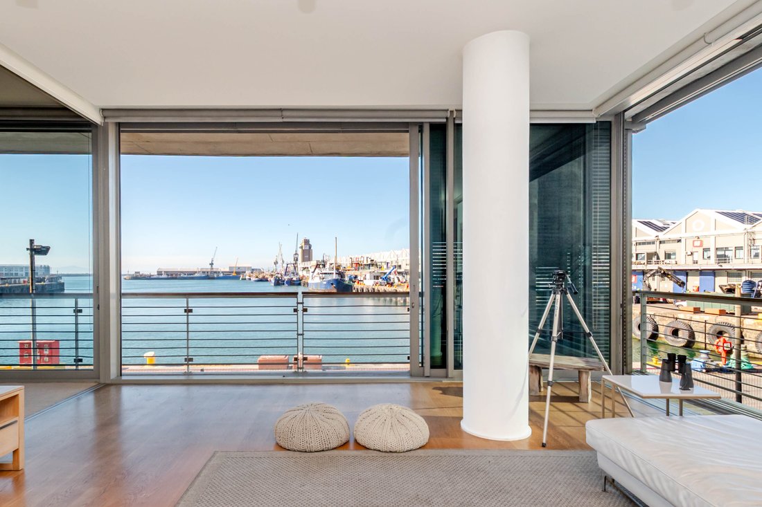 Apartment in Foreshore, Cape Town, South Africa 1 - 18393572