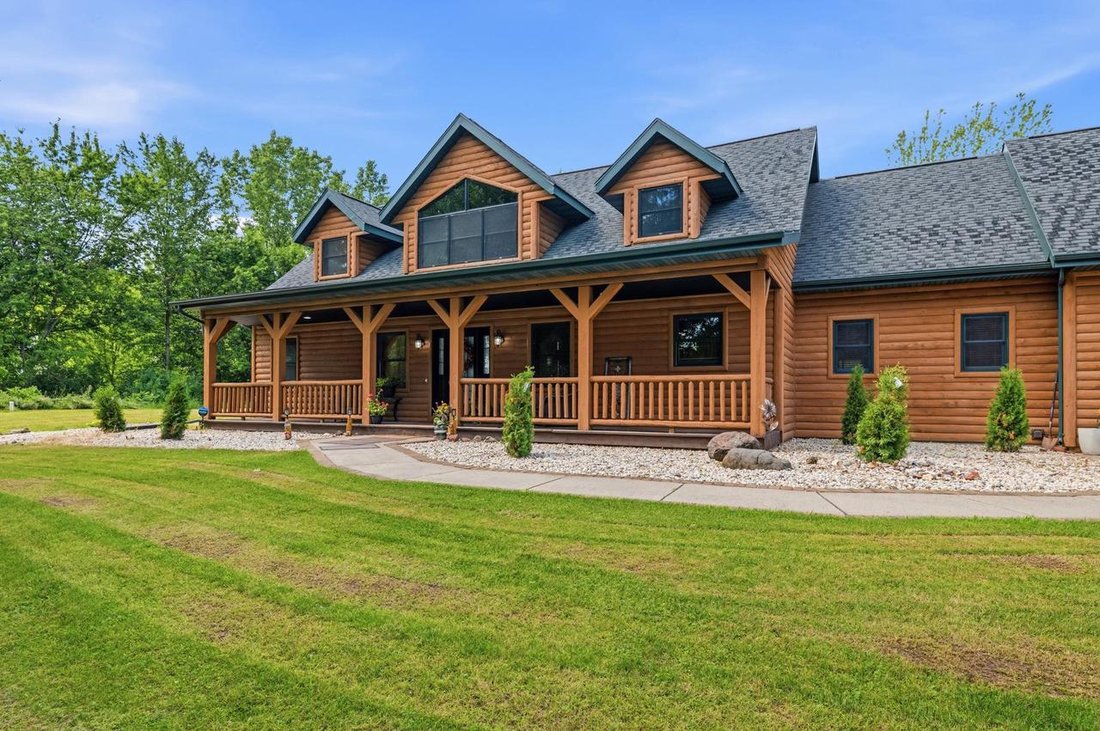 House in Oshkosh, Wisconsin, United States 5 - 18394285