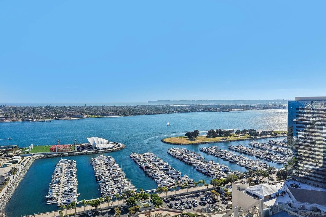 Condo in San Diego, California, United States 4 - 18396187