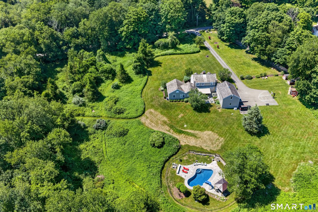 House in Newtown, Connecticut, United States 3 - 18395326