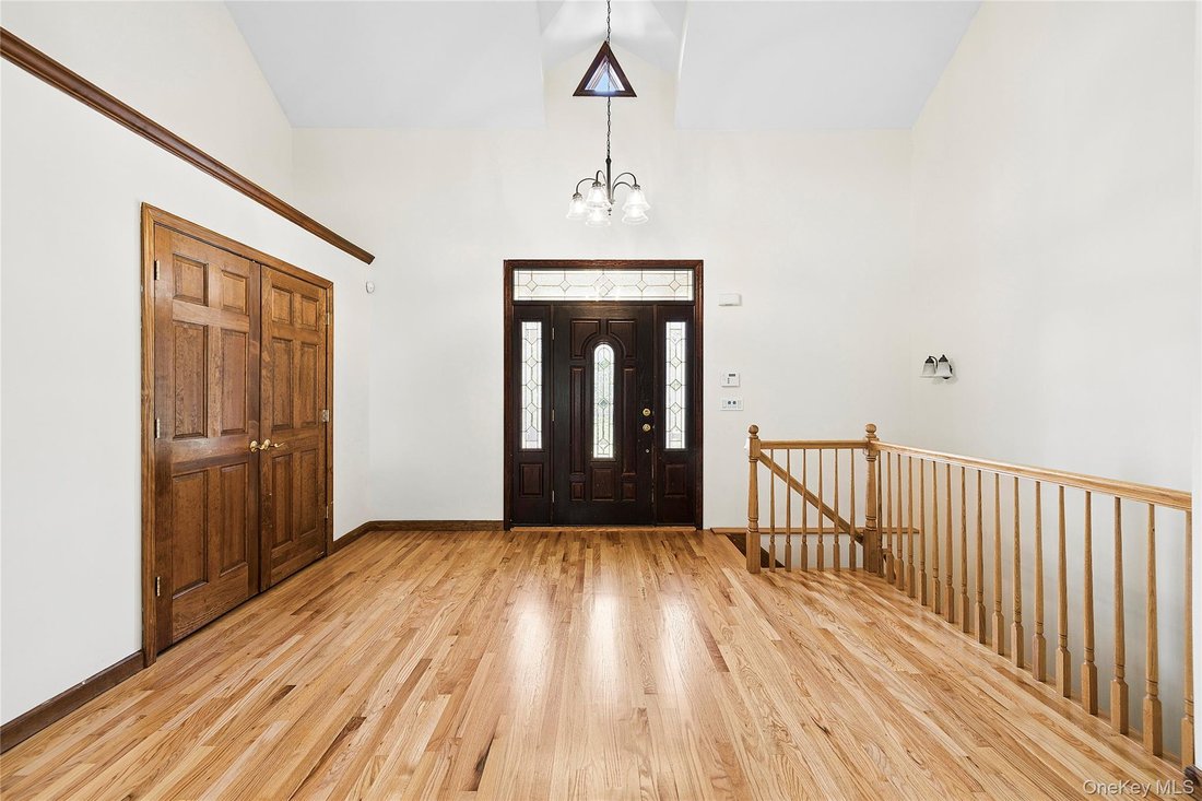 House in Calverton, New York, United States 4 - 18396840