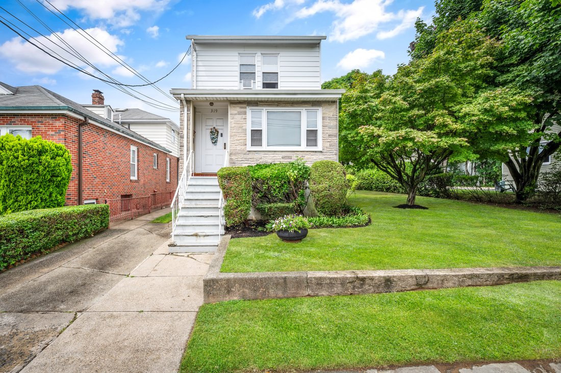 House in Yonkers, New York, United States 2 - 18393804