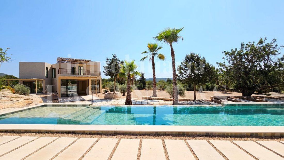 Villa in Sant Carles de Peralta, Santa Eularia des Riu, Balearic Islands 1 - 18391890