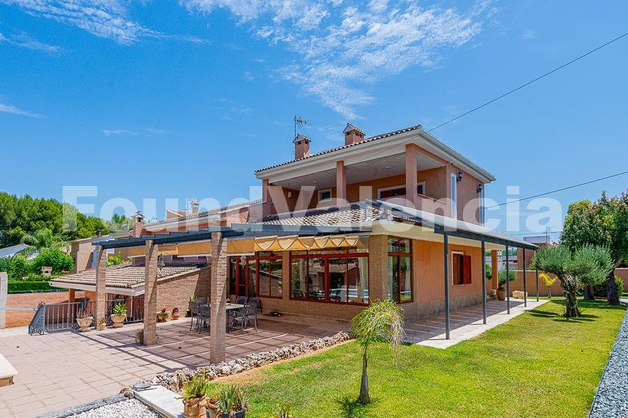 Villa in Riba-roja de Turia, Valencian Community, Spain 1 - 18390613