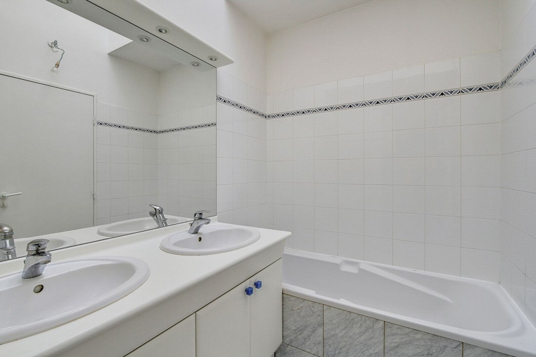 House in Plateau Ouest, Suresnes, France 4 - 18125624