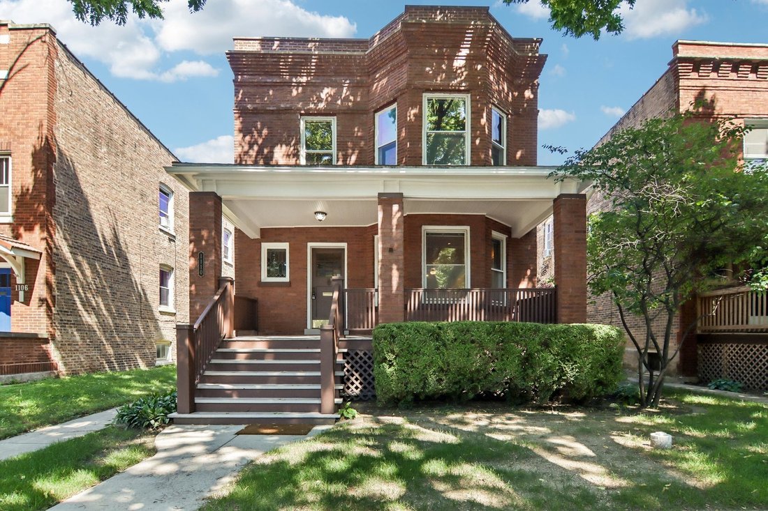 Oak Park, Illinois, United States 1 - 18394695