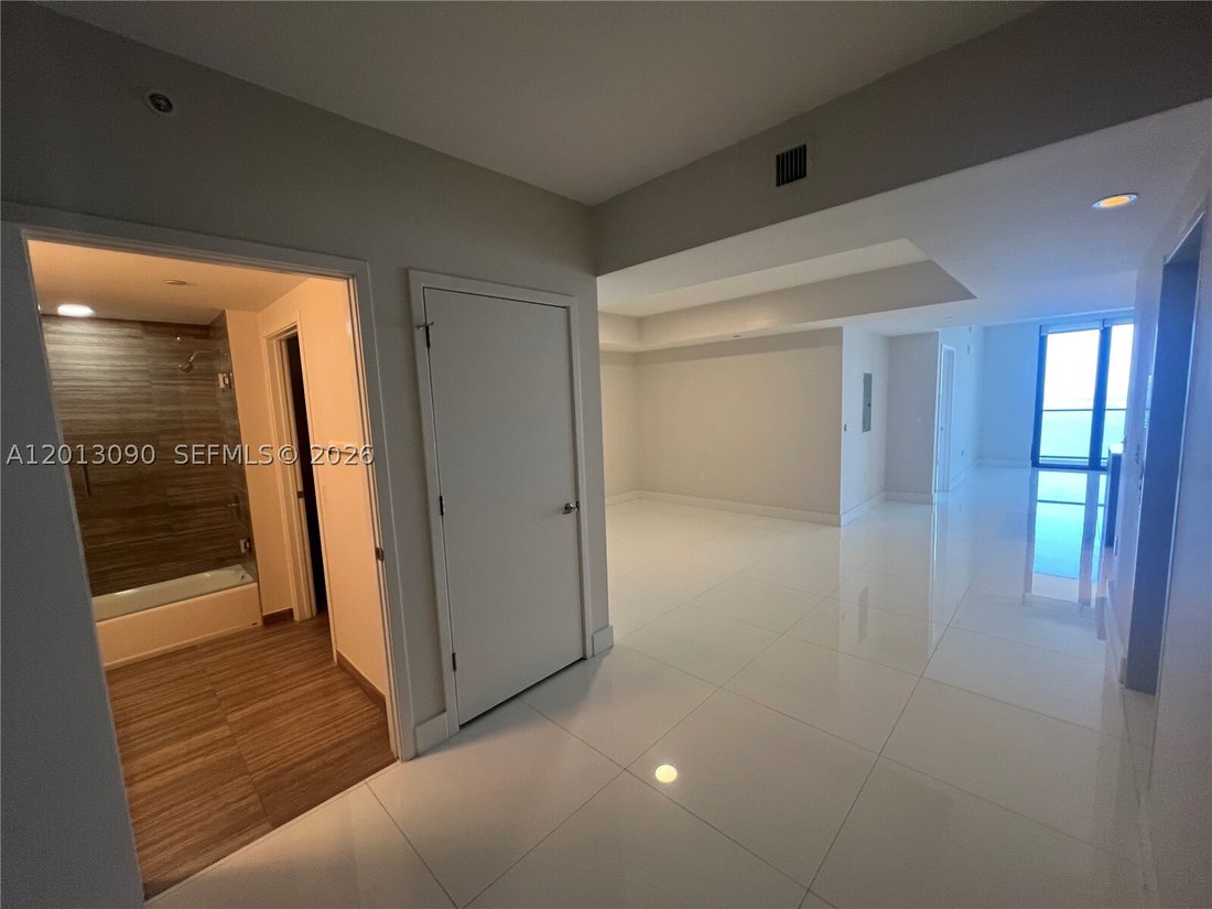 Condo in Miami, Florida, United States 5 - 17898602