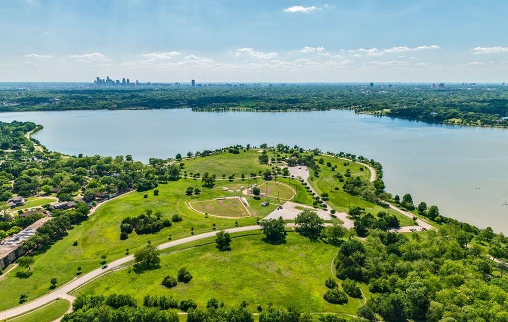 Condo in Dallas, Texas, United States 4 - 18396389