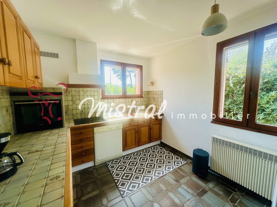 Villa in Centre Ville, Aigues-Mortes, France 2 - 18394840