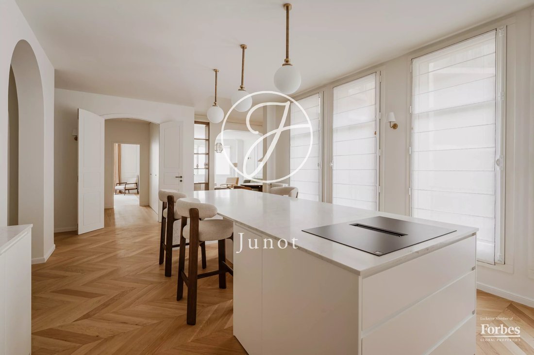 Apartment in Gros Caillou, Paris 7e Arrondissement, Paris 4 - 18392814