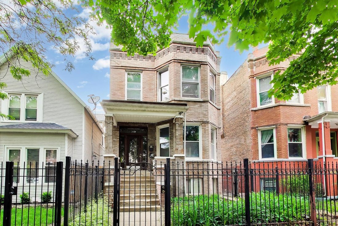 Chicago, Illinois, United States 2 - 18392897