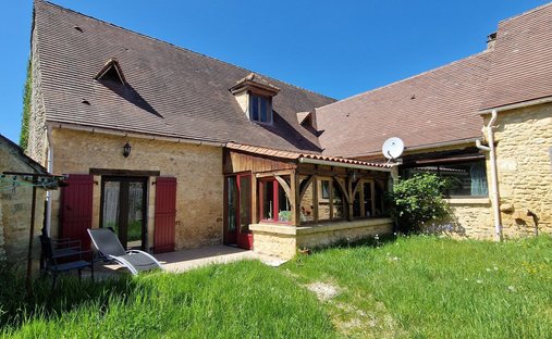 Maison à Savignac-de-Miremont, Nouvelle-Aquitaine, France 1