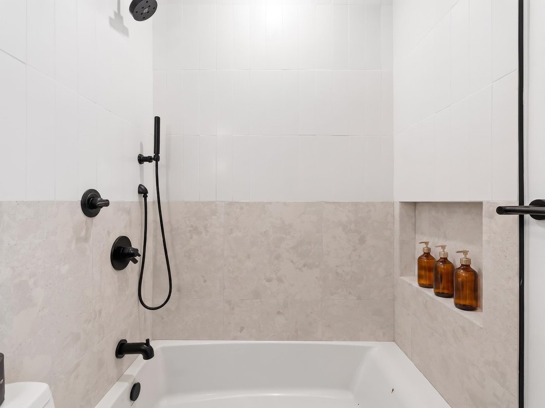 Condo in Jersey City, New Jersey, United States 5 - 18393606