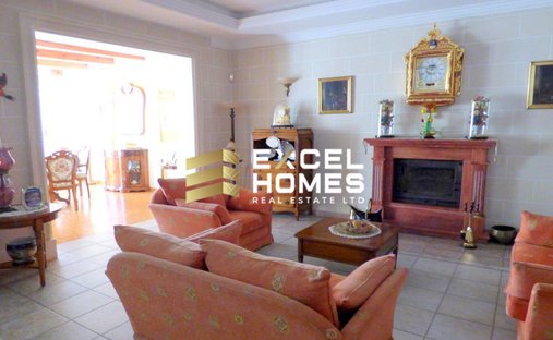 Villa in Luqa, Malta 1