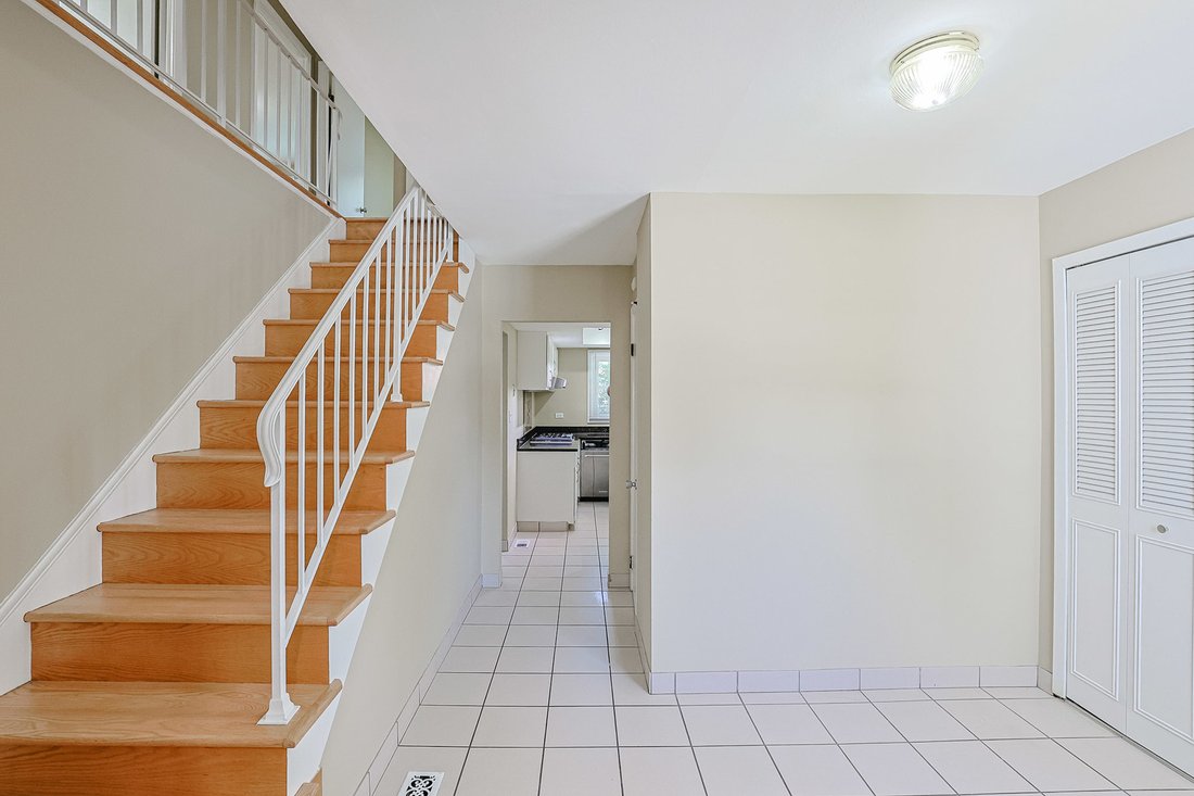 House in Buffalo Grove, Illinois, United States 3 - 18394630