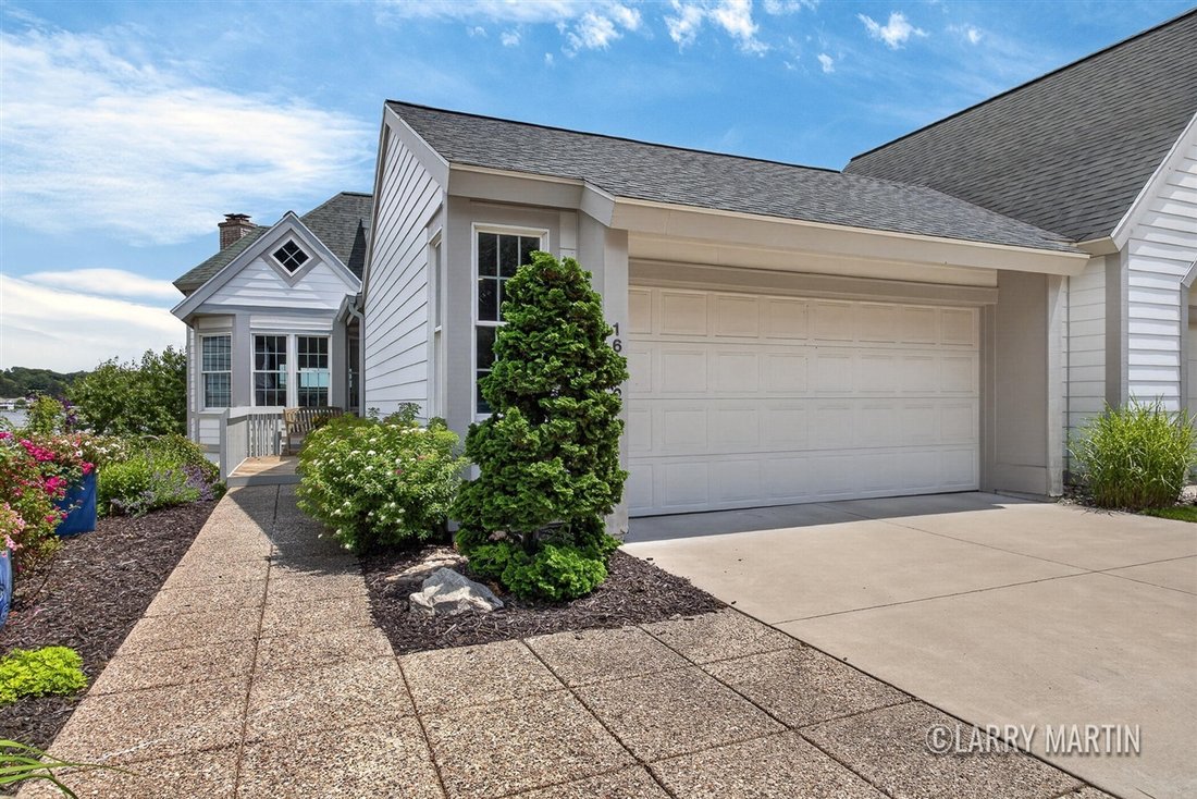Condo in Fruitport Charter Township, Michigan, United States 4 - 18395755