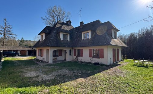 House in Jouars-Pontchartrain, Ile-de-France, France 1