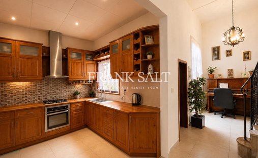 Townhouse in Senglea, Malta 1