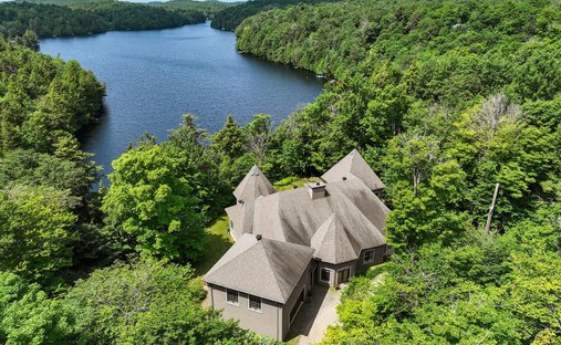 Haus in Wentworth North, Québec, Kanada 1