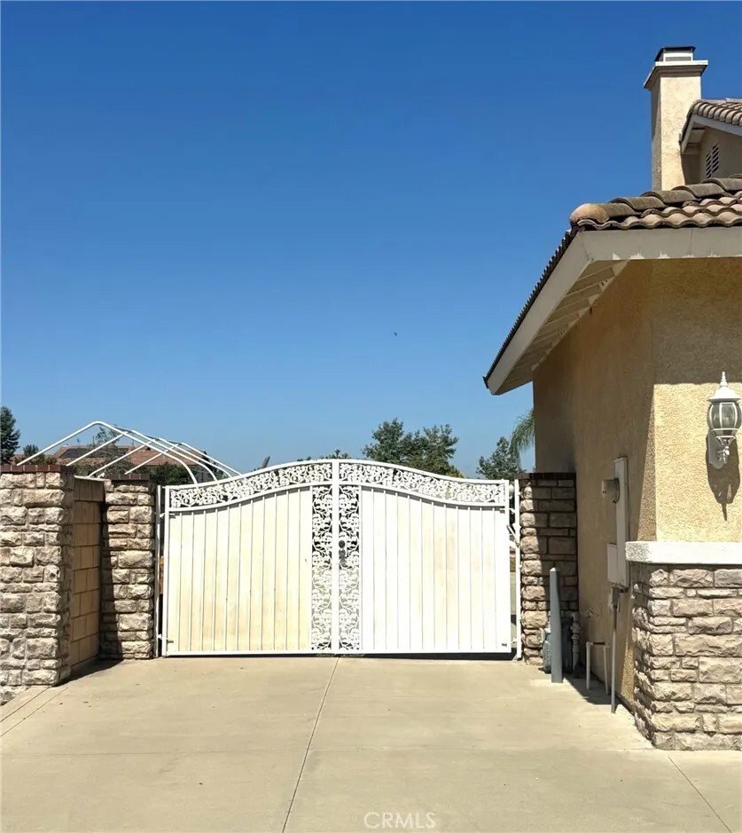 House in Chino, California, United States 4 - 18392216