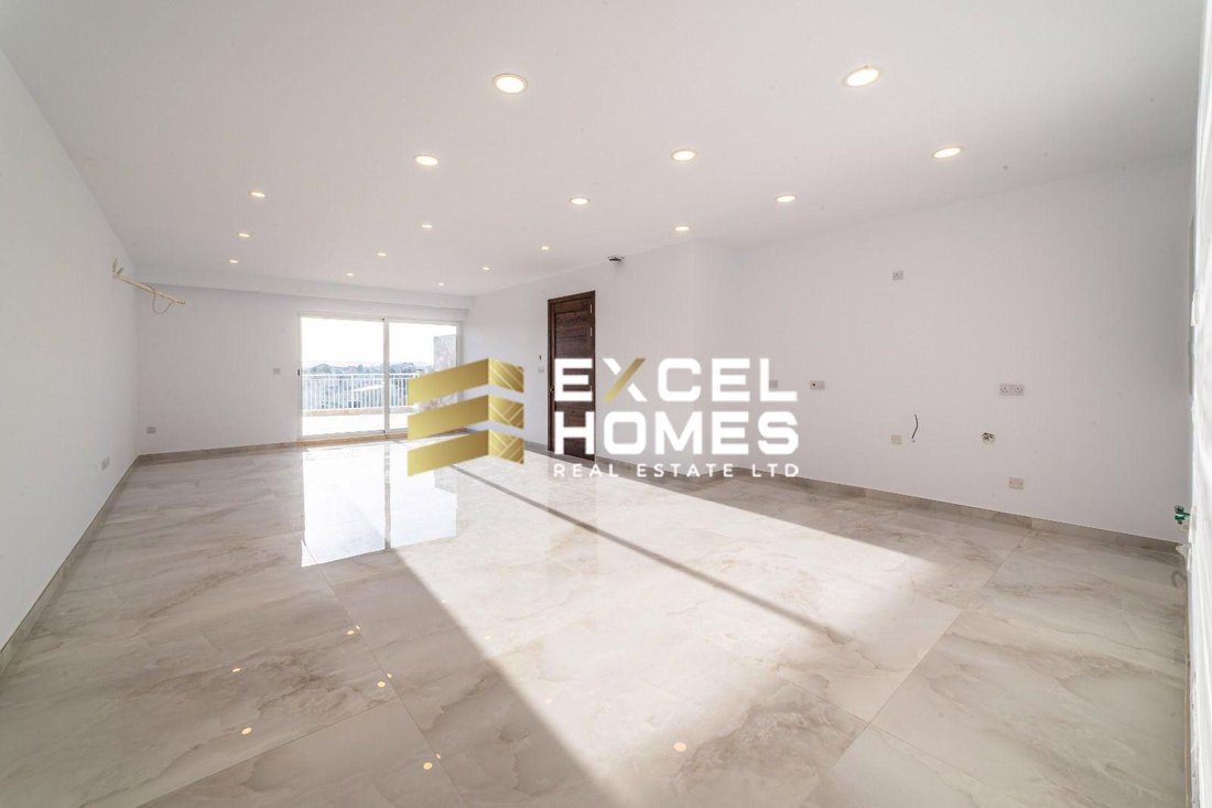 Penthouse in Luqa, Malta 2 - 15839982